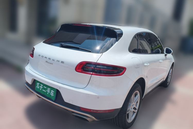 Used Porsche Macan 2017 Macan 2.0T Rear Right 45 Deg
