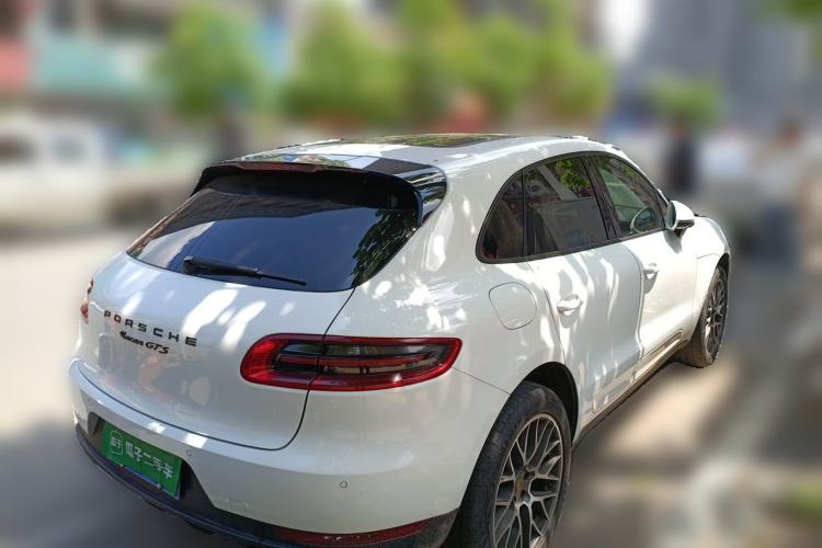Used Porsche Macan 2017 Macan 2.0T Rear Right 45 Deg