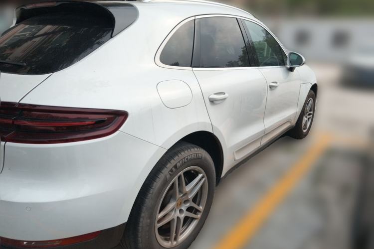 Used Porsche Macan 2017 Macan 2.0T Rear Right 45 Deg