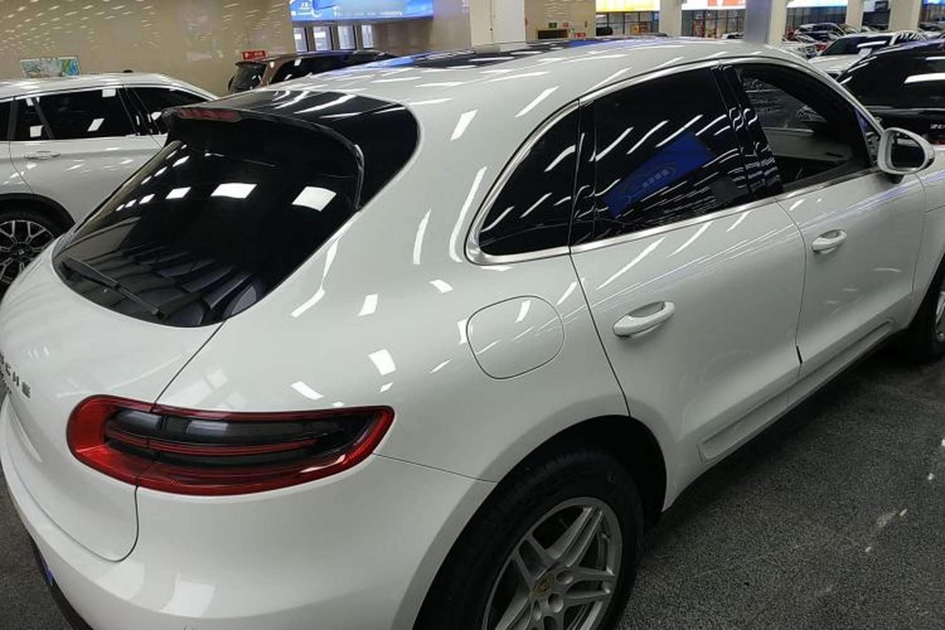 Used Porsche Macan 2017 Macan 2.0T Rear Right 45 Deg