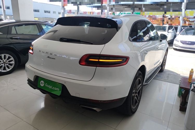 Used Porsche Macan 2017 Macan 2.0T Rear Right 45 Deg