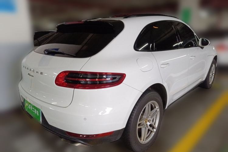 Used Porsche Macan 2017 Macan 2.0T Rear Right 45 Deg
