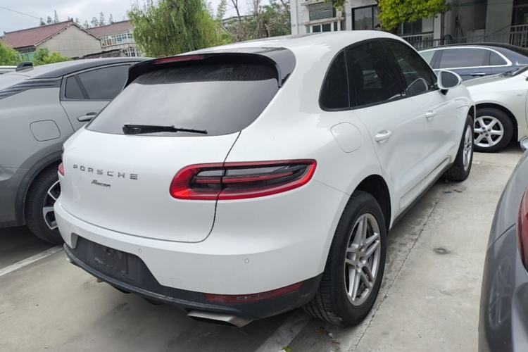 Used Porsche Macan 2017 Macan 2.0T Rear Right 45 Deg