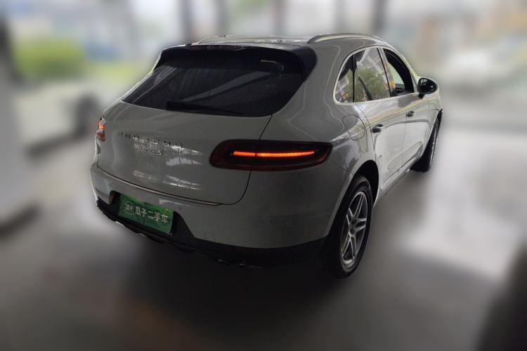 Used Porsche Macan 2017 Macan 2.0T Rear Right 45 Deg