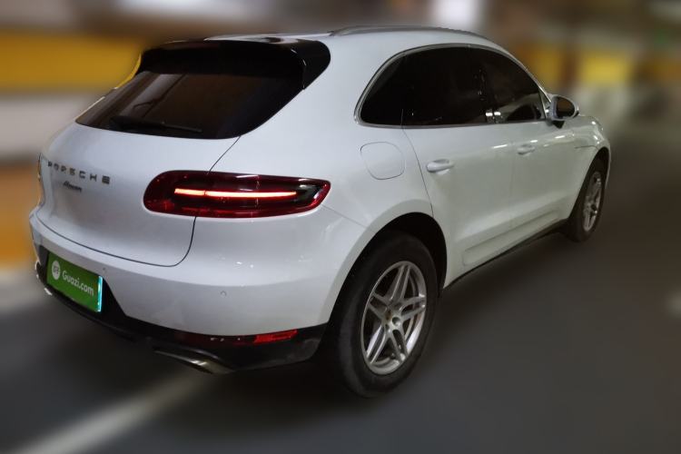 Used Porsche Macan 2017 Macan 2.0T Rear Right 45 Deg