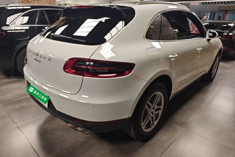 Used Porsche Macan 2017 Macan 2.0T Rear Right 45 Deg