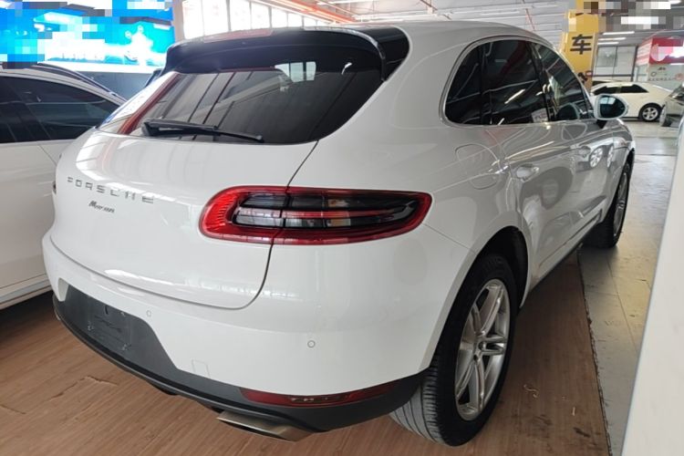 Used Porsche Macan 2017 Macan 2.0T Rear Right 45 Deg