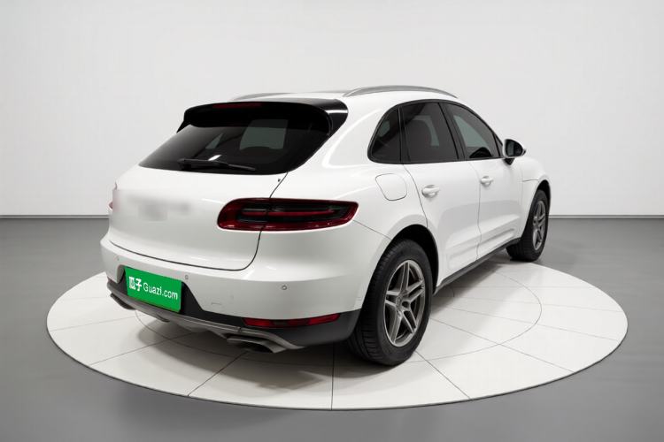 Used Porsche Macan 2017 Macan 2.0T Rear Right 45 Deg