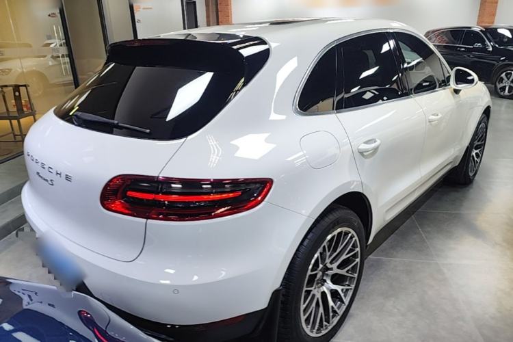 Used Porsche Macan 2017 Macan S 3.0T Rear Right 45 Deg