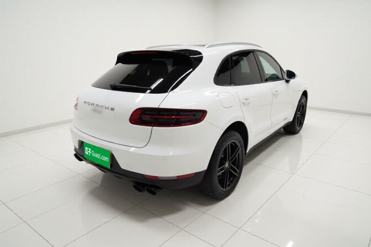 Used Porsche Macan 2017 Macan 2.0T Rear Right 45 Deg