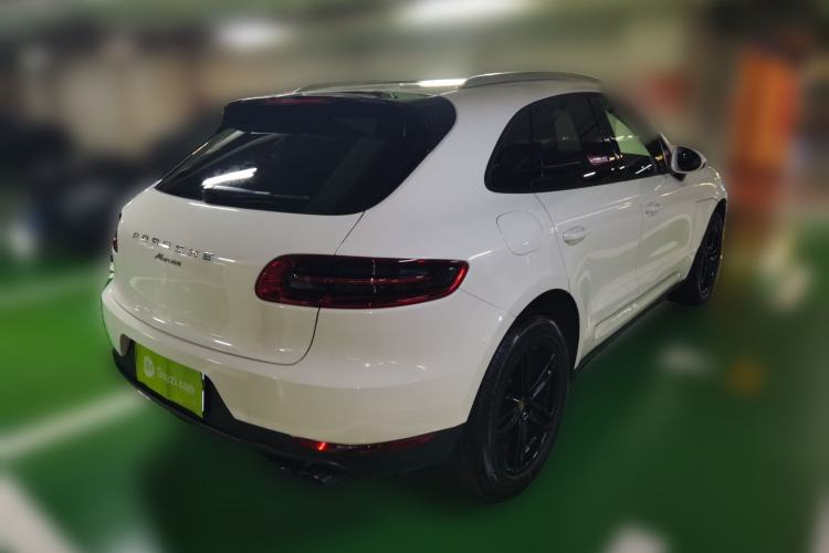 Used Porsche Macan 2017 Macan 2.0T Rear Right 45 Deg