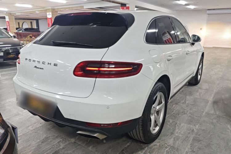 Used Porsche Macan 2017 Macan 2.0T Rear Right 45 Deg