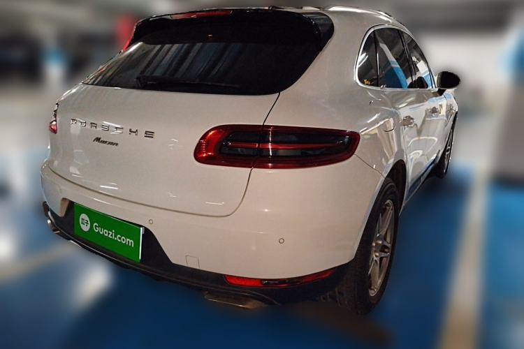 Used Porsche Macan 2017 Macan 2.0T Rear Right 45 Deg