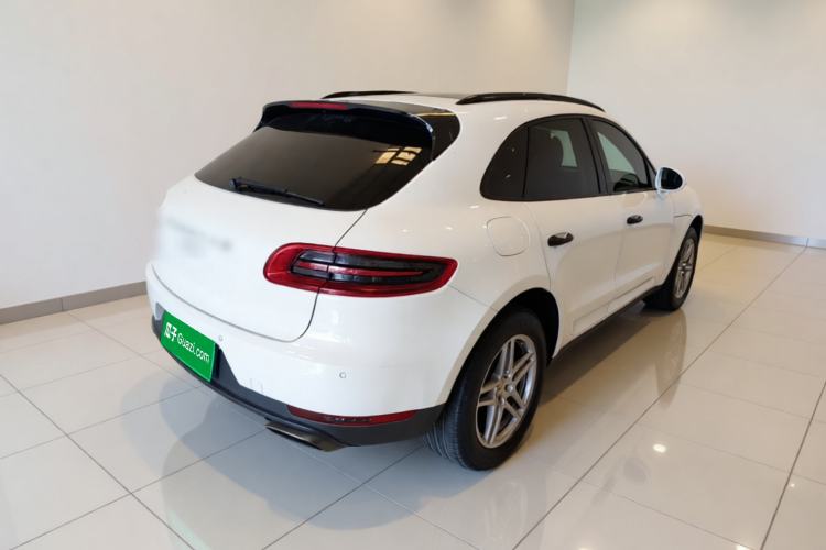 Used Porsche Macan 2017 Macan 2.0T Rear Right 45 Deg