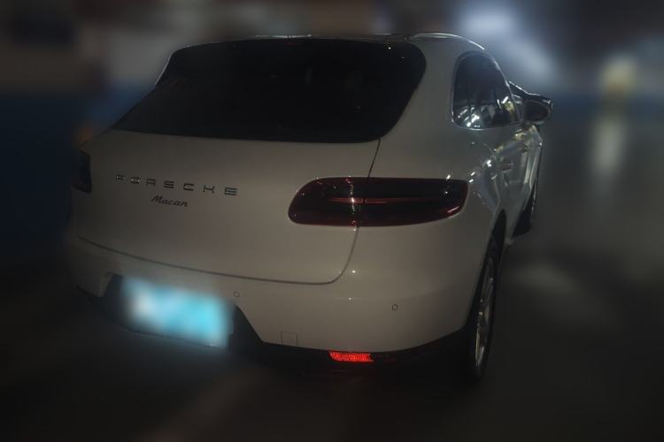 Used Porsche Macan 2017 Macan 2.0T Rear Right 45 Deg