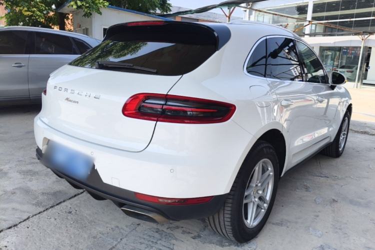 Used Porsche Macan 2017 Macan 2.0T Rear Right 45 Deg