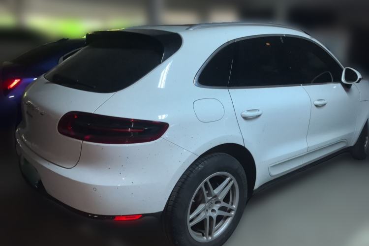 Used Porsche Macan 2017 Macan 2.0T Rear Right 45 Deg