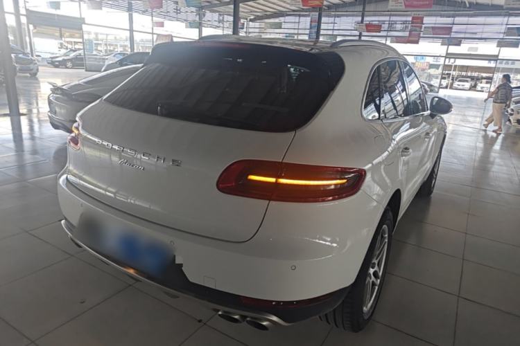 Used Porsche Macan 2017 Macan 2.0T Rear Right 45 Deg
