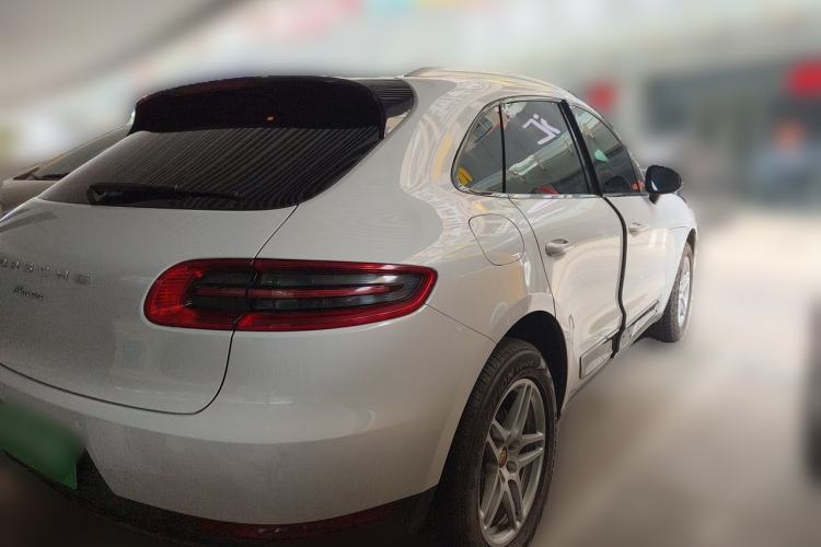 Used Porsche Macan 2017 Macan 2.0T Rear Right 45 Deg