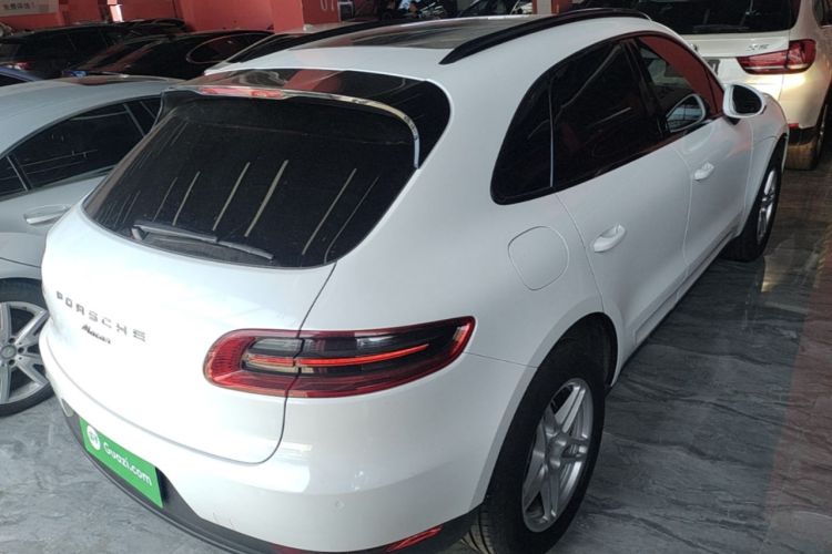 Used Porsche Macan 2017 Macan 2.0T Rear Right 45 Deg