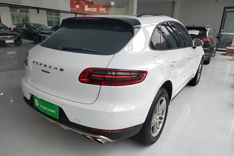 Used Porsche Macan 2017 Macan 2.0T Rear Right 45 Deg