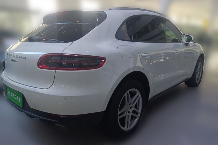 Used Porsche Macan 2017 Macan 2.0T Rear Right 45 Deg