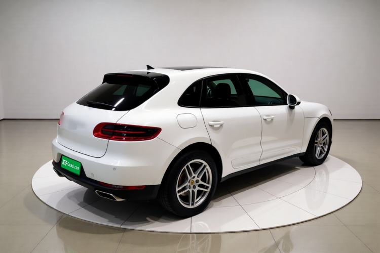 Used Porsche Macan 2017 Macan 2.0T Rear Right 45 Deg