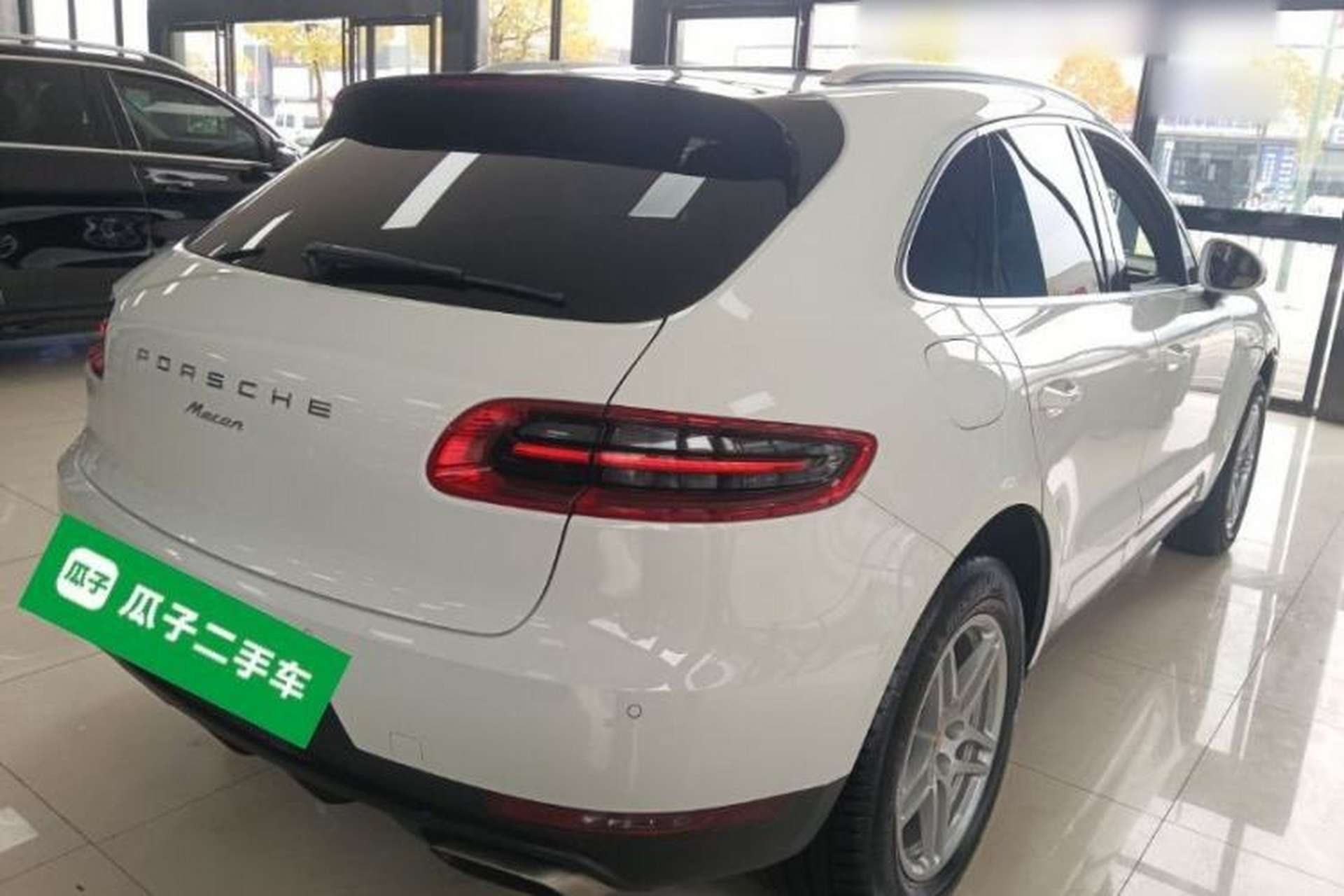 Used Porsche Macan 2017 Macan 2.0T Rear Right 45 Deg