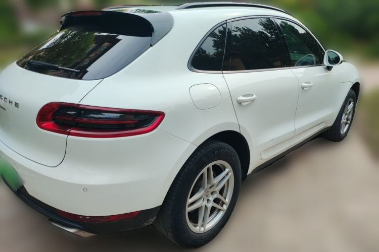 Used Porsche Macan 2017 Macan 2.0T Rear Right 45 Deg