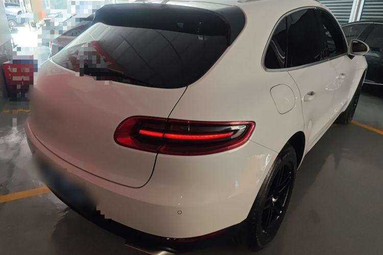 Used Porsche Macan 2017 Macan 2.0T Rear Right 45 Deg