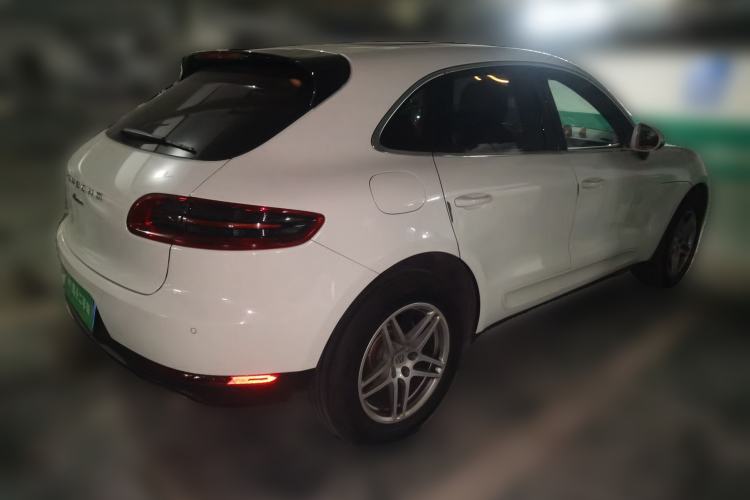 Used Porsche Macan 2017 Macan 2.0T Rear Right 45 Deg
