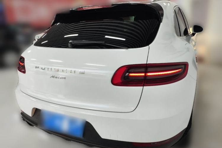 Used Porsche Macan 2017 Macan 2.0T Rear Right 45 Deg