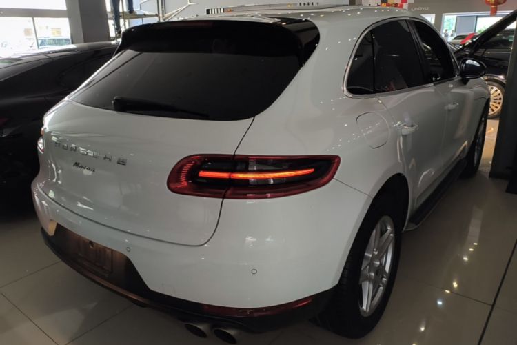 Used Porsche Macan 2017 Macan 2.0T Rear Right 45 Deg