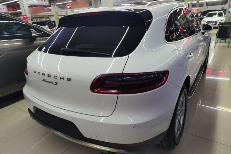 Used Porsche Macan 2017 Macan S 3.0T Rear Right 45 Deg