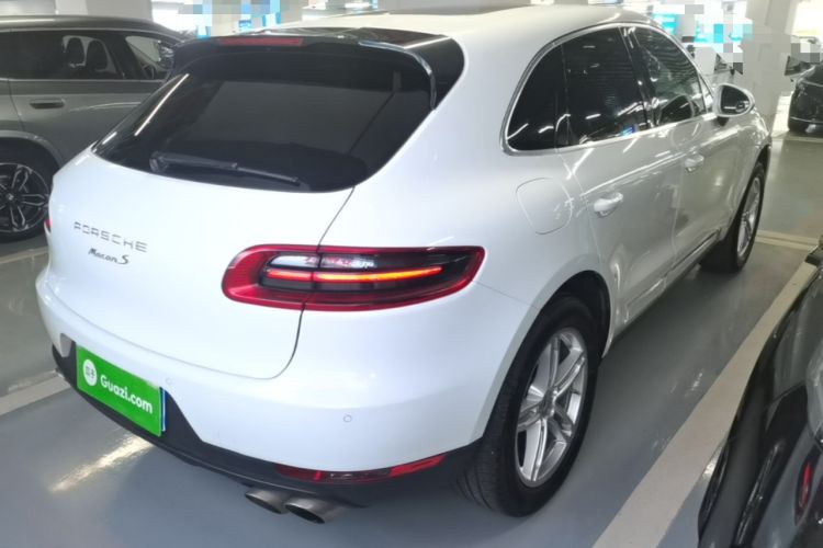 Used Porsche Macan 2017 Macan S 3.0T Rear Right 45 Deg