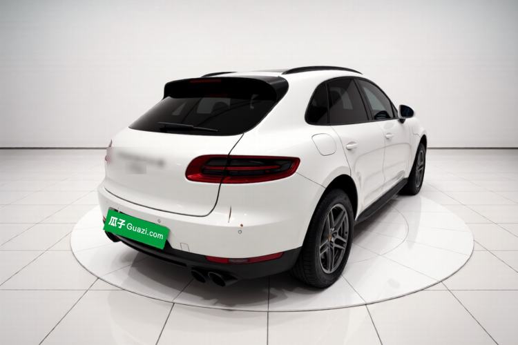 Used Porsche Macan 2017 Macan 2.0T Rear Right 45 Deg
