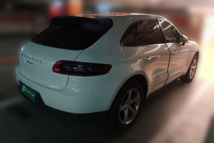 Used Porsche Macan 2017 Macan 2.0T Rear Right 45 Deg