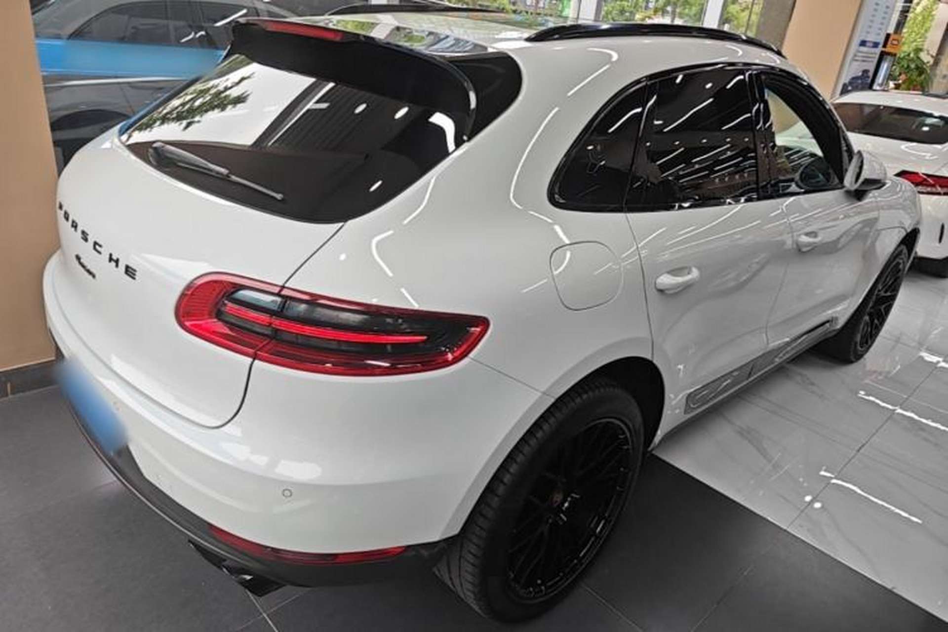 Used Porsche Macan 2017 Macan 2.0T Rear Right 45 Deg