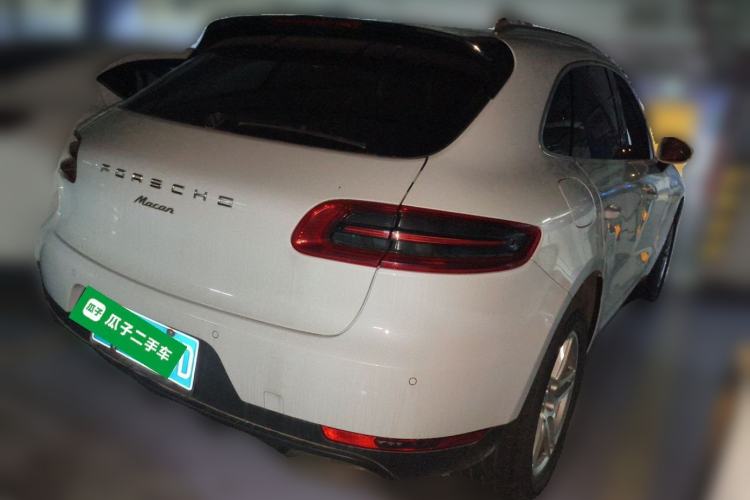Used Porsche Macan 2017 Macan 2.0T Rear Right 45 Deg