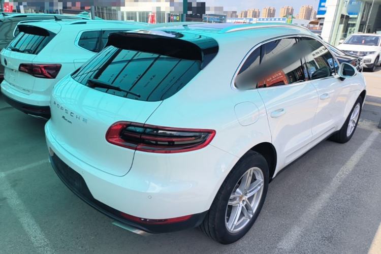 Used Porsche Macan 2017 Macan 2.0T Rear Right 45 Deg
