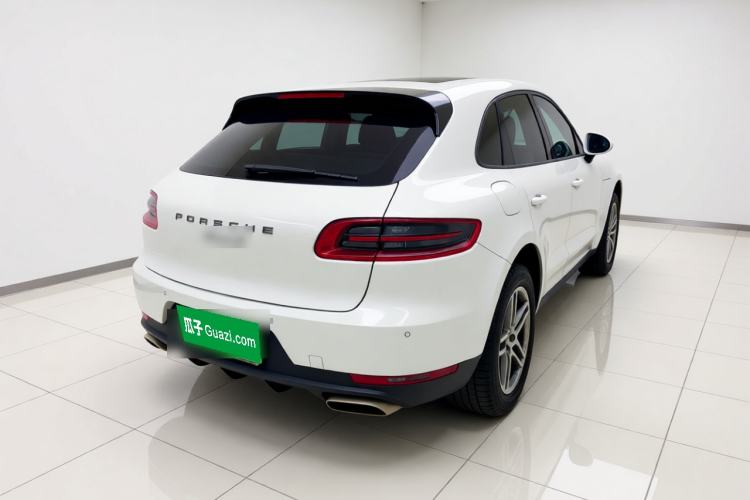 Used Porsche Macan 2017 Macan 2.0T Rear Right 45 Deg