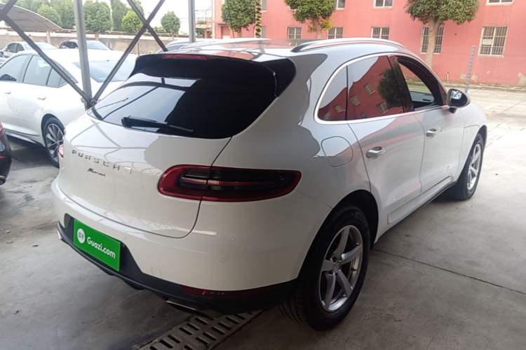Used Porsche Macan 2017 Macan 2.0T Rear Right 45 Deg