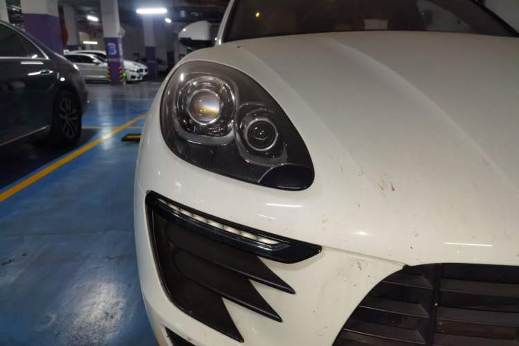 Used Porsche Macan 2017 Macan 2.0T Right Front Headlight