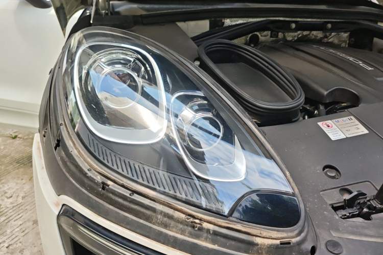 Used Porsche Macan 2017 Macan 2.0T Right Front Headlight