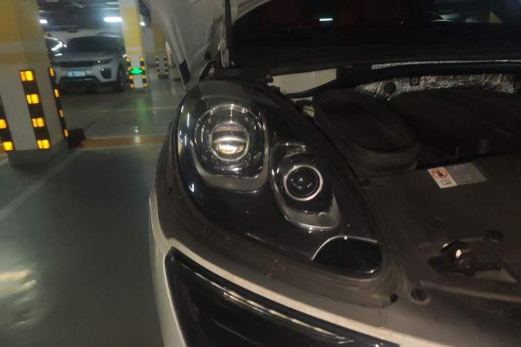 Used Porsche Macan 2017 Macan 2.0T Right Front Headlight