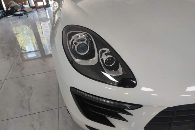 Used Porsche Macan 2017 Macan 2.0T Right Front Headlight