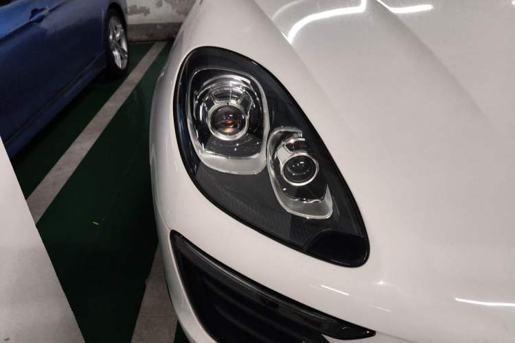 Used Porsche Macan 2017 Macan 2.0T Right Front Headlight