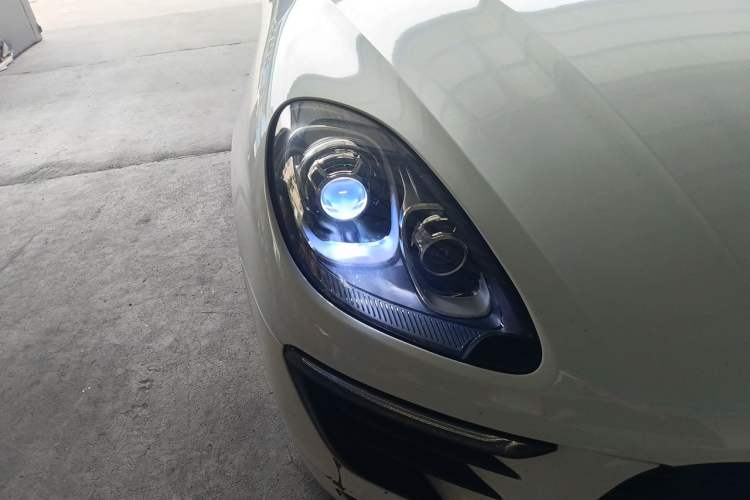 Used Porsche Macan 2017 Macan 2.0T Right Front Headlight