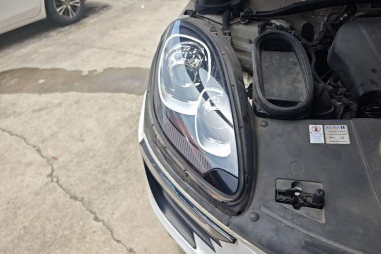 Used Porsche Macan 2017 Macan 2.0T Right Front Headlight