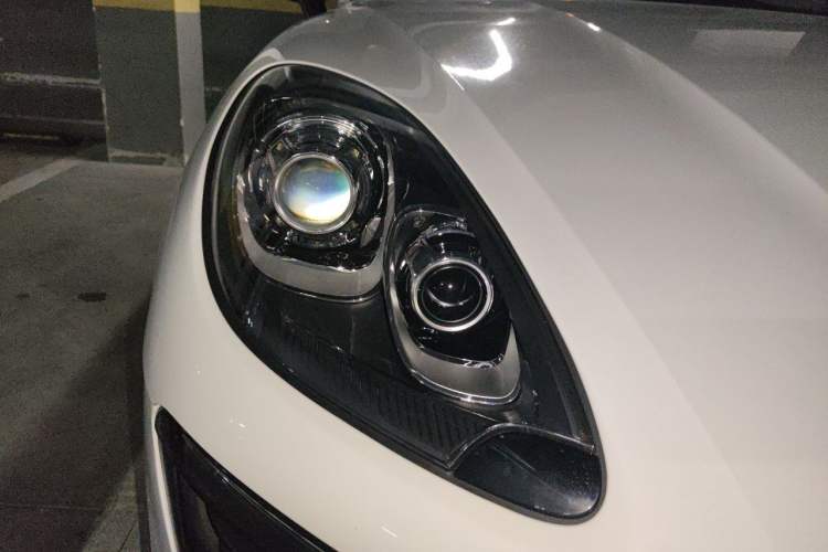 Used Porsche Macan 2017 Macan 2.0T Right Front Headlight